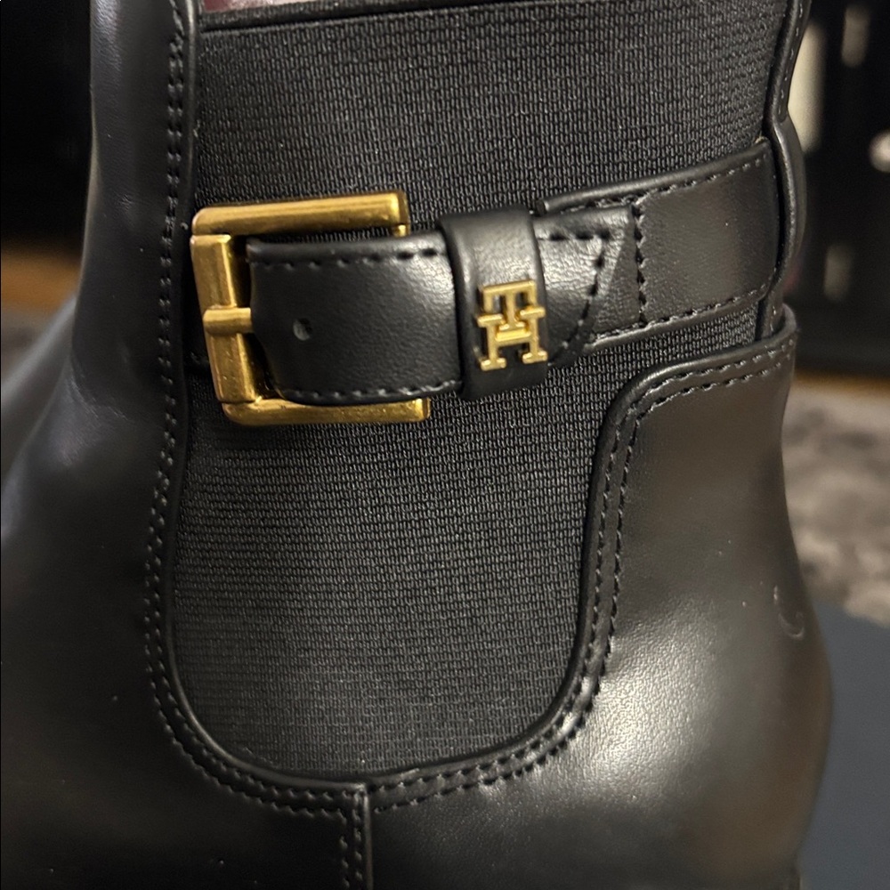Tommy Hilfiger Black Leather Boots - Picture 4 of 7